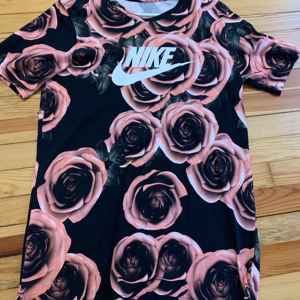 Nike Rose Tee